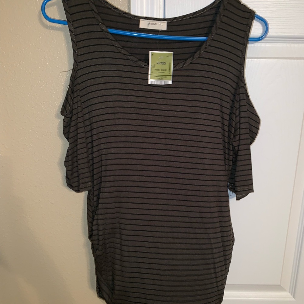 Open shoulder top